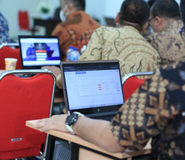 Rapat Koordinasi Poltekpel Banten dengan menggunakan SIKINAN