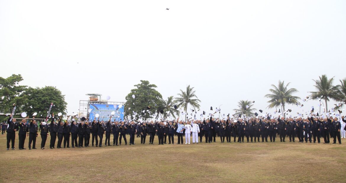 Rekor Muri Pelepasan dan Pelantikan Perwira Transportasi Laut (Gabungan) 2023 di Poltekpel Banten